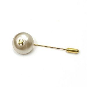 Chanel Vintage Classic Gold Plated CC Faux Pearl Pin